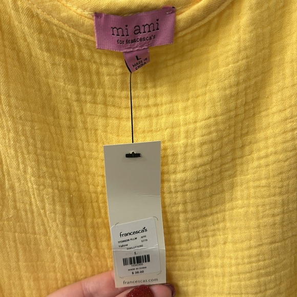 Women’s NWT Yellow Francesca’s Flowy Short Sleeve Blouse (Large) - Picture 3 of 5